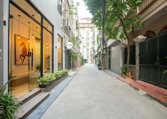Sumitomo 17 Apartment -Lane 535 Kim Ma Street